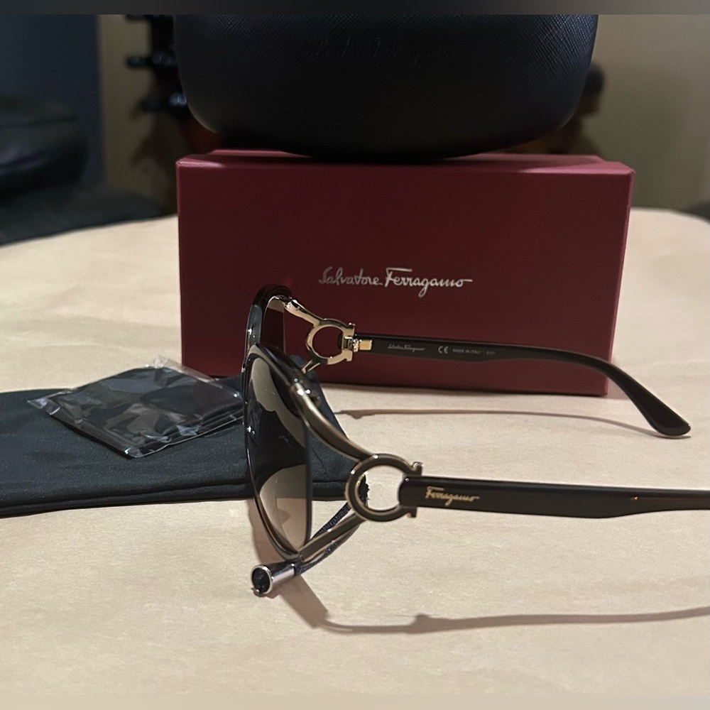 Salvatore Ferragamo Oval Oversized Classic Sunglasses